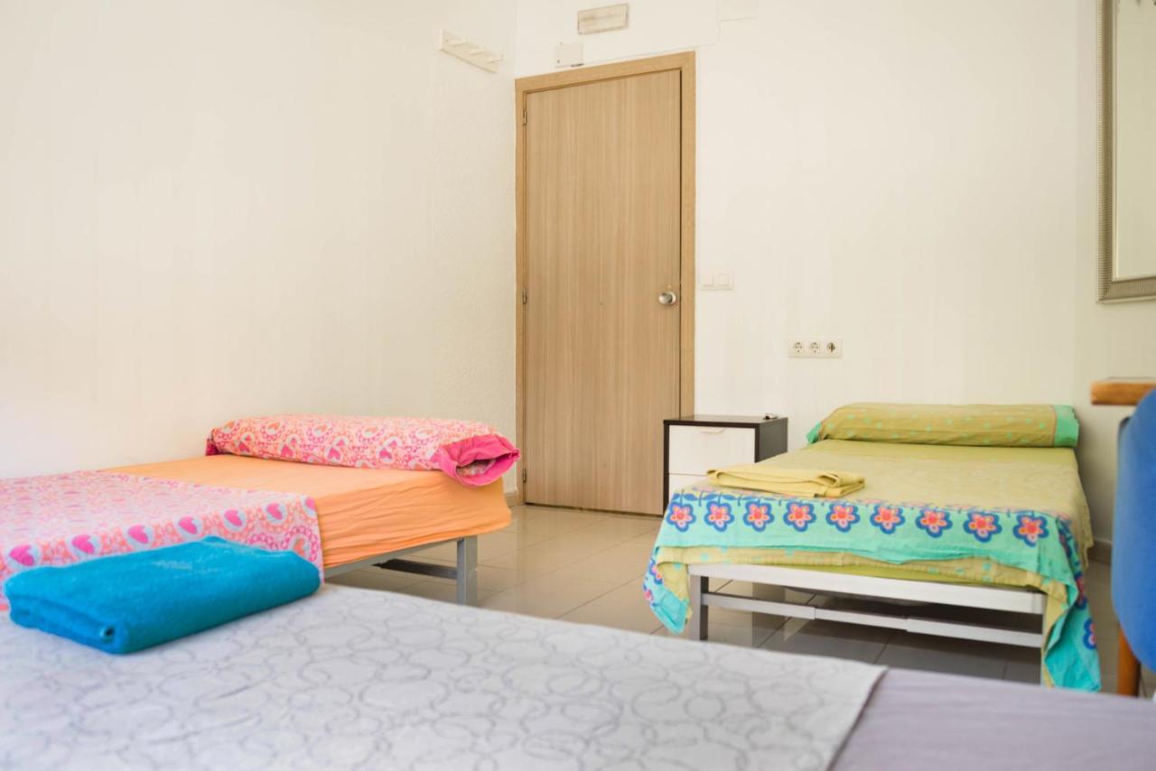 Hostal Ideal Badal Barcelona Eksteriør bilde