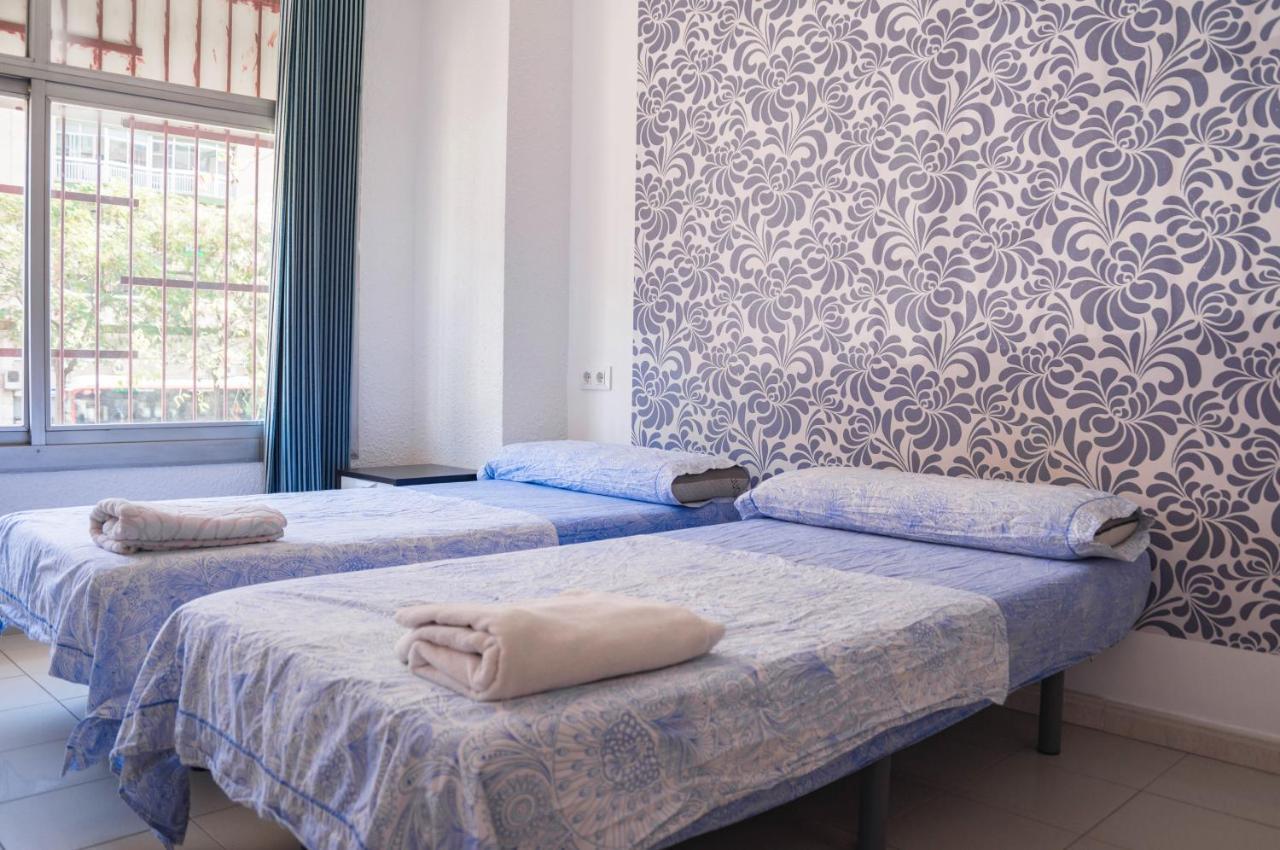 Hostal Ideal Badal Barcelona Eksteriør bilde