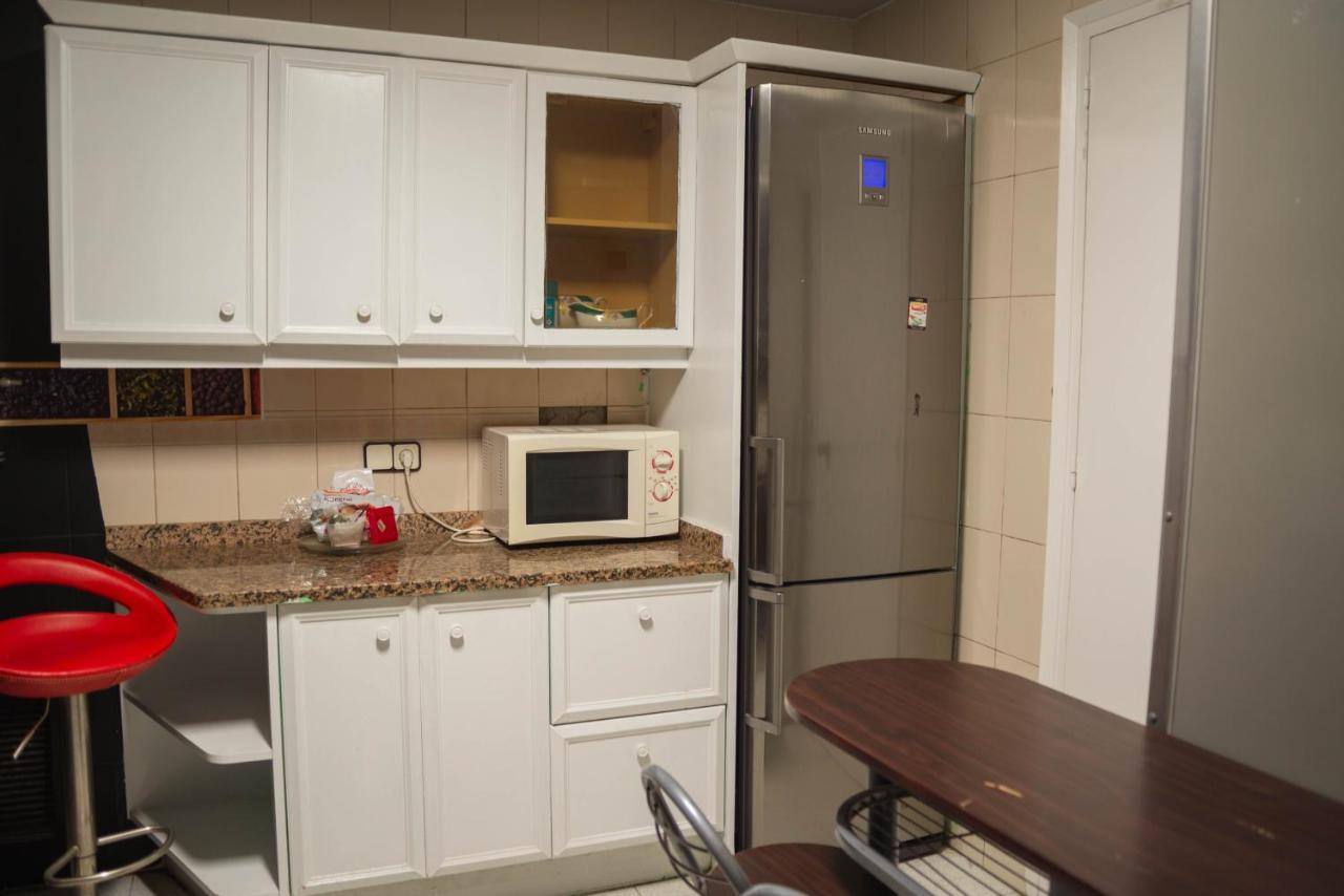 Hostal Ideal Badal Barcelona Eksteriør bilde